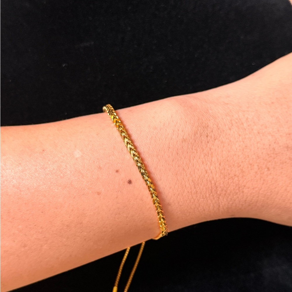 Luxurious Gold Chain Bracelet - Picture 5 of 5